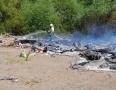 Krimi - Pláž v plameňoch: Horelo naplavené drevo - foto 1.jpg